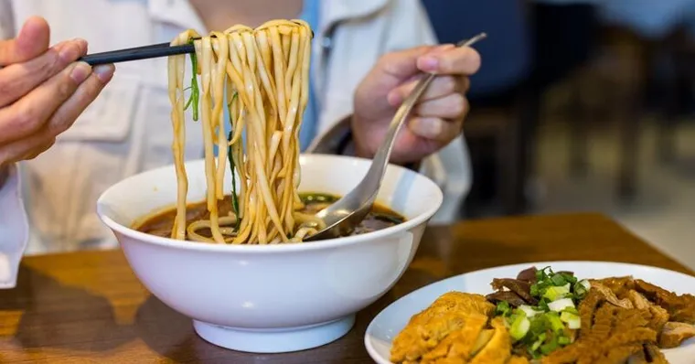 60歲後怎麼護肝？防「2個傷肝習慣」恐讓脂肪肝、糖尿病惡化