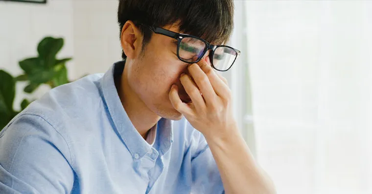 視力模糊以為老花？醫示警「視神經退化」5大徵兆嚴重恐失明