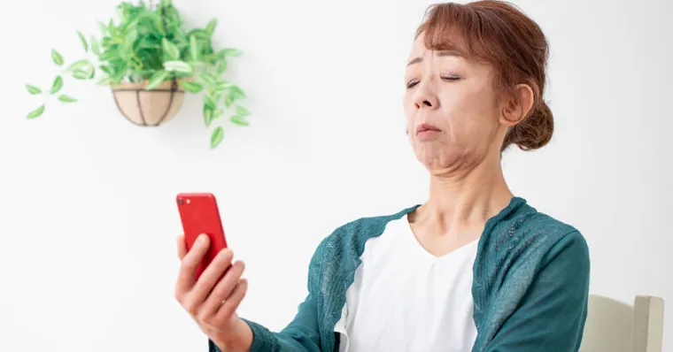 老花不是突然發生！醫師提醒：掌握這3個重點，才能正確面對老花