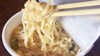 泡麵這樣吃，腎臟求救中！名醫示警「10大傷腎吃法」腎臟減壽好幾年