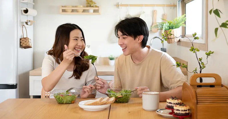 吃一樣的餐，跟親近的人一起吃血糖更穩？108人實驗揭差異