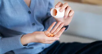 感冒快吞維他命C好得快？萬人研究揭真相：吃多當心2大禁忌