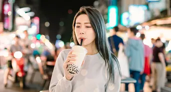 手搖飲控當心！醫提醒愛喝冰飲反生濕，7大惡習喝再多身體照樣缺水
