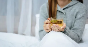 換季狂咳口乾？秋分養生喝「百合麥冬潤肺茶」加按4個穴位肩頸都放鬆