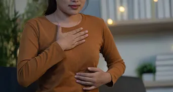 胸口灼熱不一定是胃食道逆流！醫師提醒3種問題容易搞混
