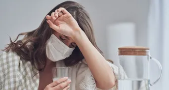 今年流感特別毒？「又燒又痛」中秋恐飆破15萬人，抗病毒藥緊急延長