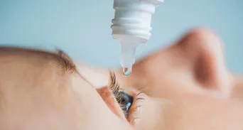 眼藥水滴完立刻清晰？食藥署提醒：留意成分以免延誤疾病