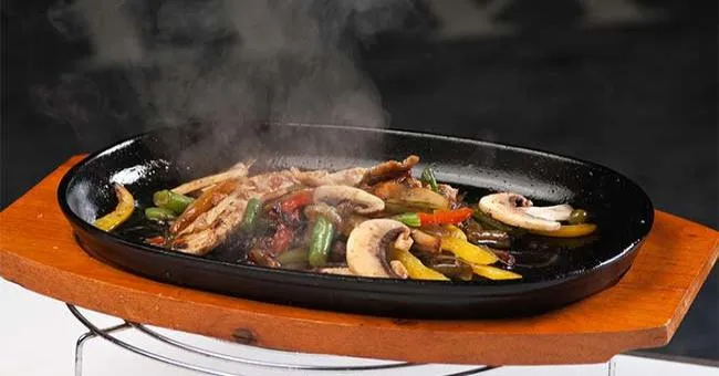 愛吃炸雞烤肉？研究：料理溫度過高，恐增心臟病風險