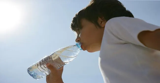 維持美肌的水的秘密：改善粉刺、縮小毛孔、預防青春痘