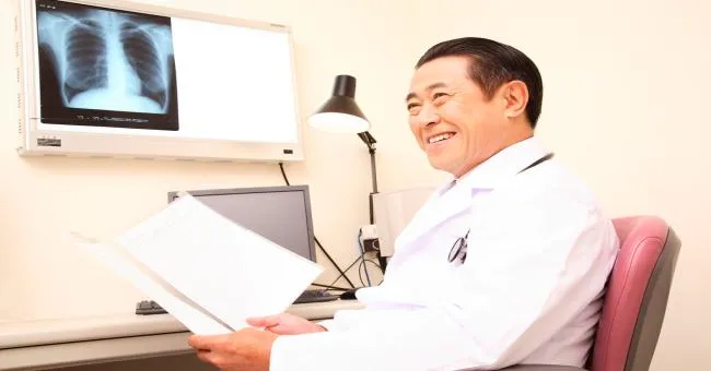 考上醫學系等於賠百萬美元？若能重來，逾半醫師想轉行