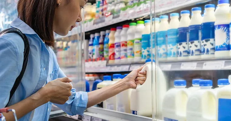 2026鮮乳新制上路！一文看懂鮮乳牛乳差別、新版標示與處罰