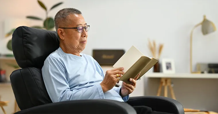 60歲後顧大腦不只靠益智遊戲！閱讀、聊天等5種活動你做了幾種？