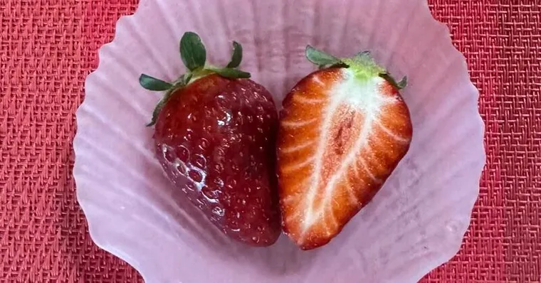 草莓界愛馬仕「黑草莓」爆紅！花青素多3倍，網推3種草莓神吃法更香甜