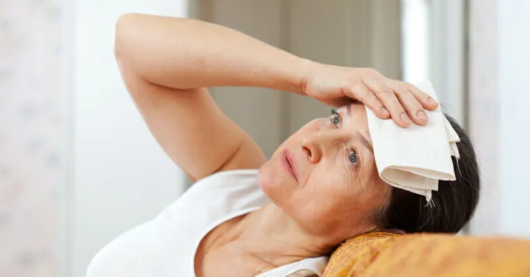 更年期症狀怎麼解？熱潮紅、乳房脹痛...日名醫曝飲食對策