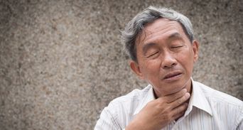 「脖子腫起來」竟是肺癌！結合這症狀別只當感冒，醫示警：晚期警訊