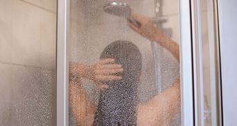 夏天抗體臭不用香水止汗劑！醫揭「早上1分鐘消味法」清爽一整天