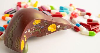 越補越傷肝？研究揭肝衰竭案例飆8倍，這款熱門保健品吃錯恐換肝