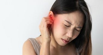 耳鳴是身體的警鈴！中醫教「5大保養穴位」清熱養腎、疏通耳竅