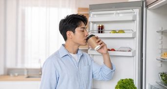 咖啡沒喝完冰冰箱繼續喝？30歲男腹痛險洗腎，醫點3大保存地雷