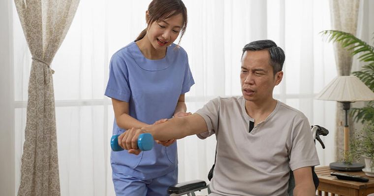 中風出院連站都難？3招「生活復健法」找回行動力