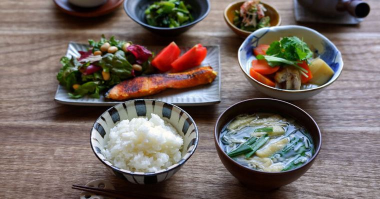 64歲女星逆轉臥床重病！醫親測斷絕「4種飯桌常客」視力竟回春