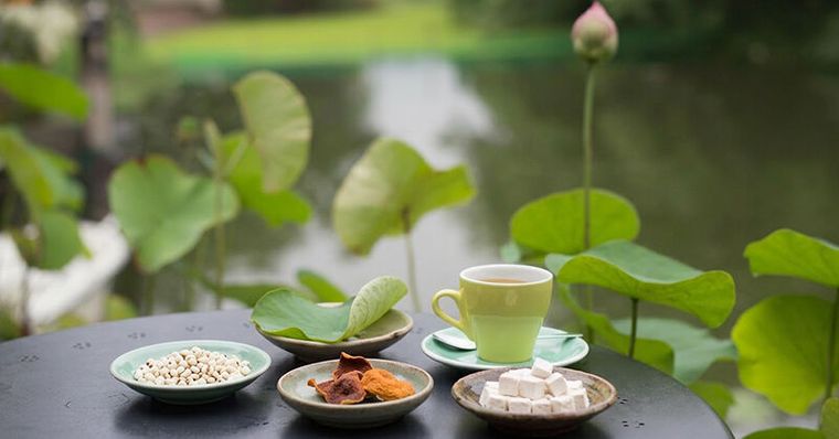 「芒種」節氣最怕高溫夾濕傷脾胃，喝「荷葉消暑茶」除濕熱排水腫