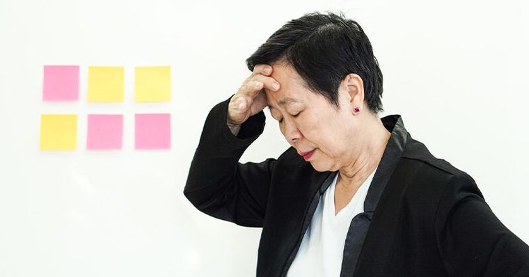 長輩不承認失智還發脾氣？不認病別爭辯，醫曝「腦退化」4大解方