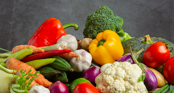 維他命也補不到的營養！靠五色蔬果護五臟，這部位「全是精華」別丟