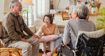 送失智長輩住機構是不孝？醫勸家屬必做「1件事」活化大腦找回笑容