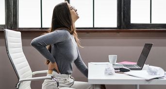 屁股痠麻痛小心「深臀症」！骨科醫：這樣坐操壞神經，4伸展自救