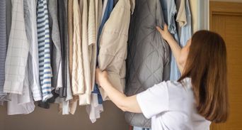 冬衣拿出來別直接穿！衣櫃像「毒氣室」少這動作黴菌塵蟎全吸肺