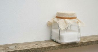 不用買除濕盒！阿嬤家傳「天然防潮術」吸濕除臭，小蟲不敢再靠近