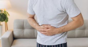 「致癌菌」癌風險飆十倍！30歲男常脹氣、食慾差，一查竟胃癌四期