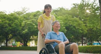 爸媽出院誰來顧？居家照護3準備，遠距子女也能安心盡孝道