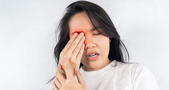 眼睛紅別亂點眼藥水！醫曝虹彩炎4症狀「這種紅眼」最危險