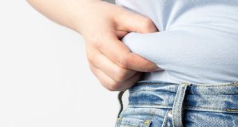 護眼素被偷走！BMI愈高流失愈快，葉黃素避開「這時間吃」恐傷肝