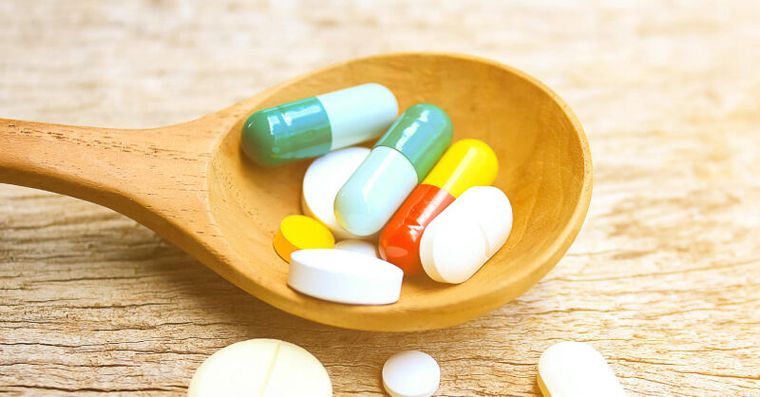 快檢查藥袋！樂觀大叔突憂鬱手抖，醫抓出兇手：不是壓力大