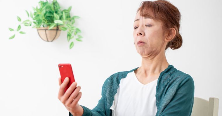 老花不是突然發生！醫師提醒：掌握這3個重點，才能正確面對老花