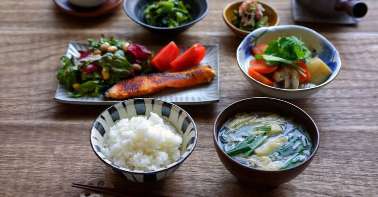 64歲女星逆轉臥床重病！醫親測斷絕「4種飯桌常客」視力竟回春