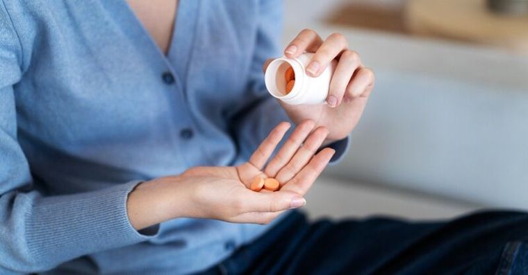 補鐵錠別配咖啡！維他命B群、魚油隨餐吃？醫揭「這順序」吸收率翻倍