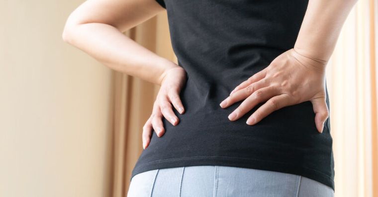 網推「閃到腰神藥」7天好？中醫揭4種腰痛類型，用錯反而拖更久