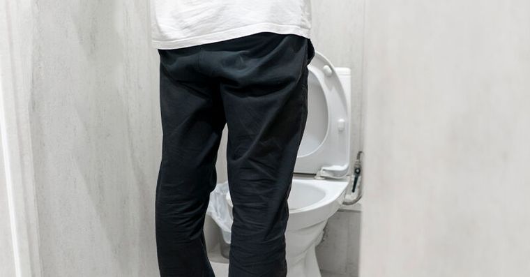 26歲男竟終生洗腎！專家揪5大敗腎元凶，上廁所「多看一眼」揪腎病