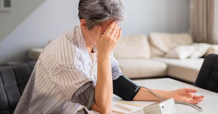 走出餐廳吹到冷風竟腦中風！醫示警溫差讓心跳失控，中風風險飆5倍