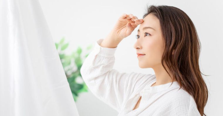 預防、延緩白內障！每天15分鐘按「3大明目穴」改善視力模糊