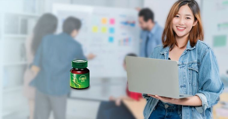 上班族腦年齡亮紅燈？找回活力思緒 5 大對策！醫揭日常保養：從「第一瓶」鷄精開始