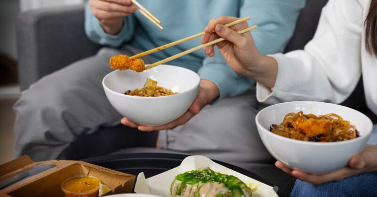 總是第一個吃完飯？小心失智提早來！4種用餐習慣養出抗老腦