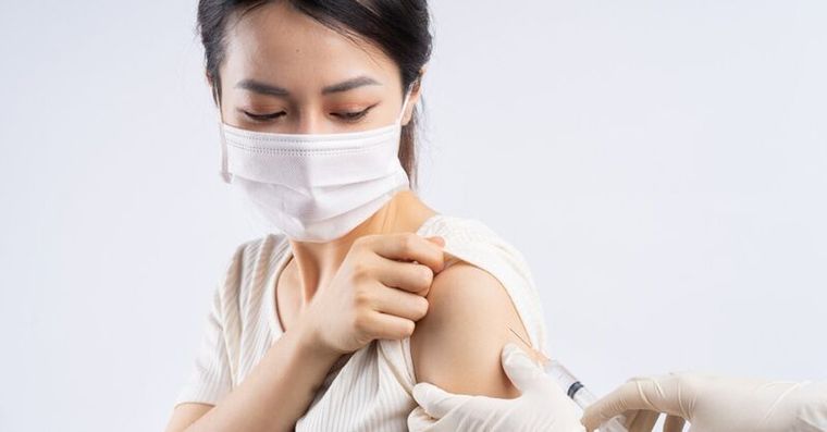 2026新冠公費疫苗擴大開打！2大疫苗任選，預約方法、副作用一次看