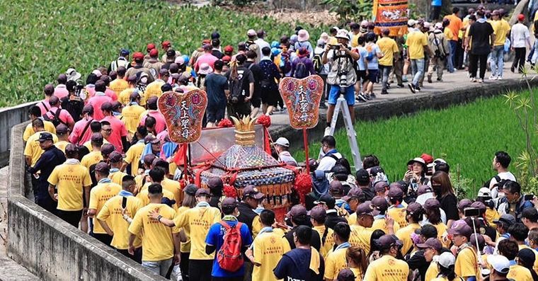 媽祖遶境進香不鐵腿！多做一招毛巾拉伸，防足底筋膜炎腳底痛