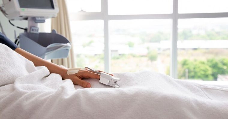 首例死亡！女童腸病毒7天逝、30歲男重症「7大前兆」嘔吐腹瀉別當腸胃炎