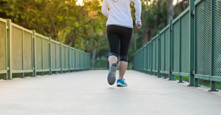 同距離燃脂是快走2倍！「這運動」專燒脂肪，腰圍小1吋瘦更快